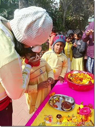 Basant Panchmi celebrations at Mothercare School Lucknow (6)