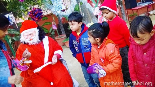 christmas at mothercare school lucknow (3)