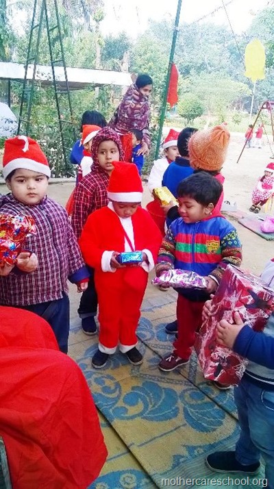 christmas at mothercare school lucknow (4)