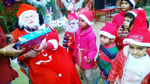 christmas at mothercare school lucknow (6)