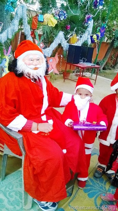 christmas at mothercare school lucknow (8)