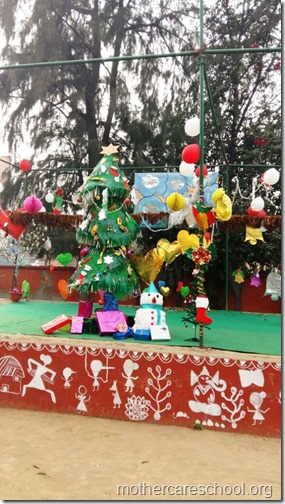 Christmas Stage Decorations (6)