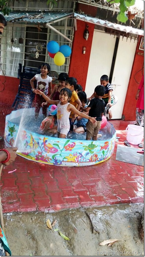 Splash Pool Party at Mothercare Daycare Lucknow (4)