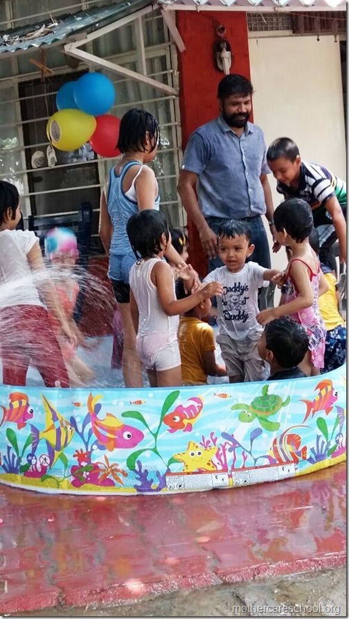 Splash Pool Party at Mothercare Daycare Lucknow (9)